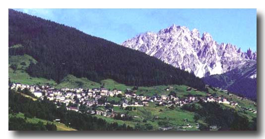 ...sullo sfondo i Longerin